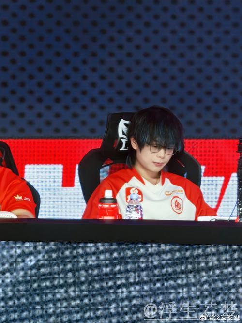 瓶子质疑:平推AG,这是RNG的表现吗? 瓶子质疑:平推AG,这是RNG的表现吗?